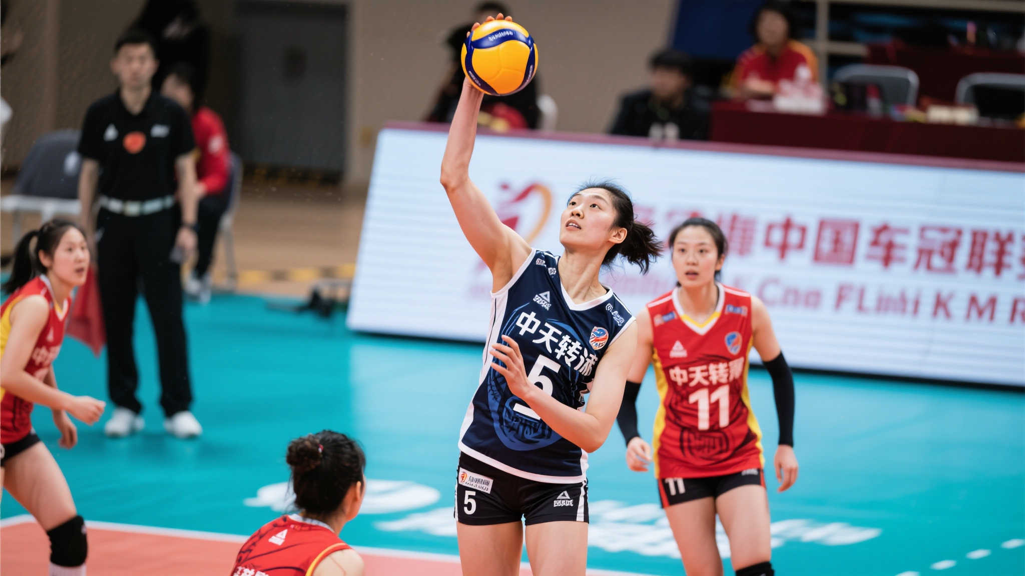 三连胜助中国女排重返亚洲巅峰,龚翔宇直言历经考验 三连胜助中国女排重返亚洲巅峰,龚翔宇直言历经考验